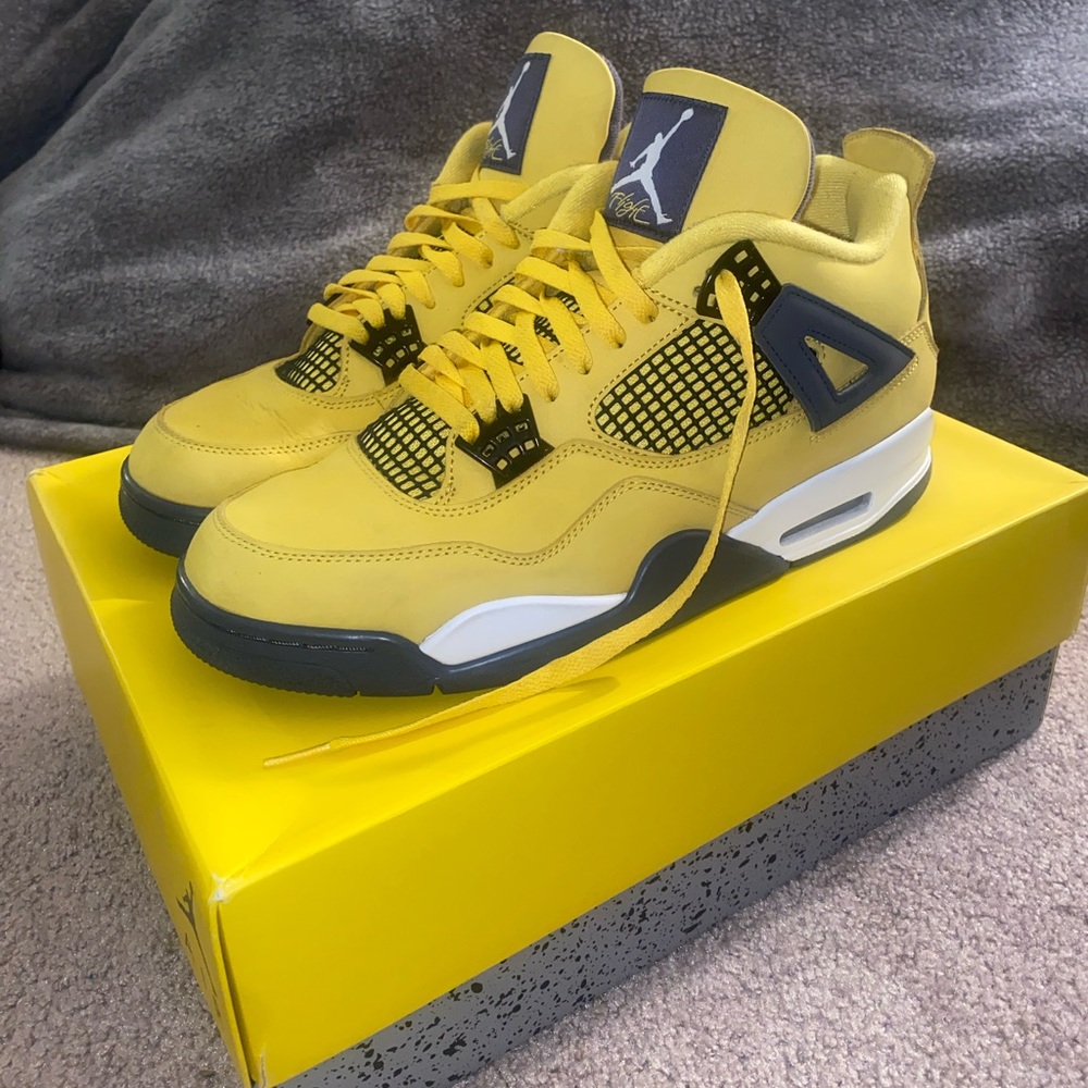 Jordan 4 ‘Lightning’